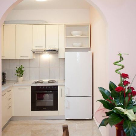 Apartments Beautiful Sandy Beach Split Extérieur photo