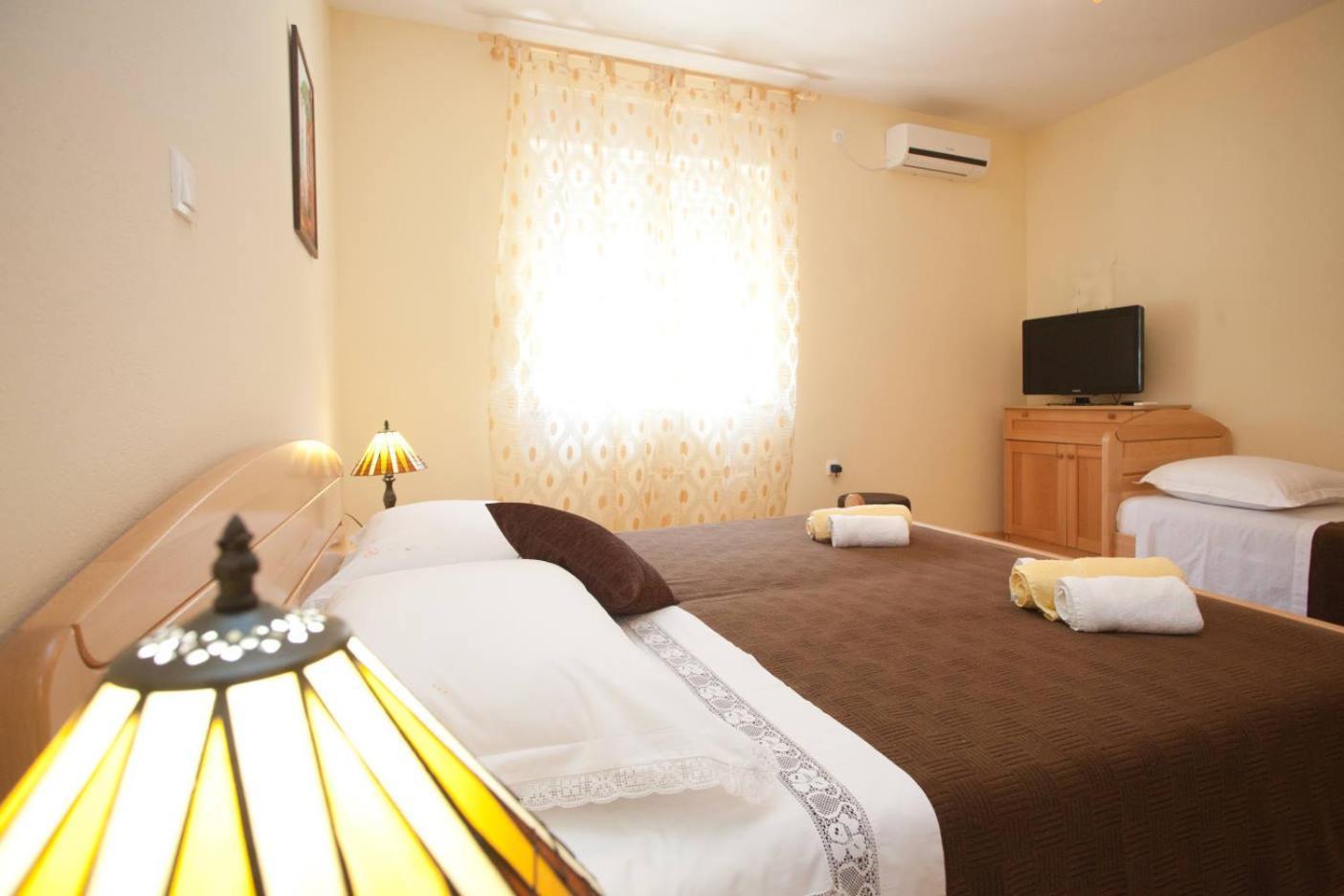 Apartments Beautiful Sandy Beach Split Extérieur photo